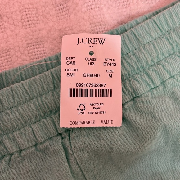 J. Crew Women's Green Cargo Shorts - Picture 2 of 6